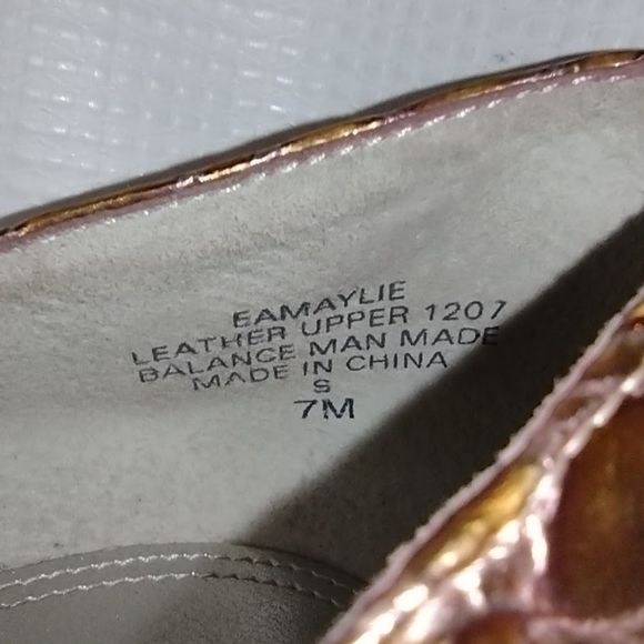 Enzo Angiolini Maylie. Gold Embossed Faux Croc Open Toe Pump. 3.5" Heel Size 7M. - Picture 7 of 7